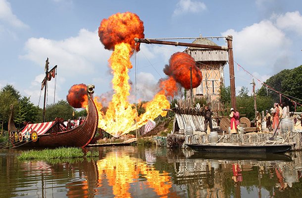 Ne manquez pas le spectacle des vikings au Puy du Fou !