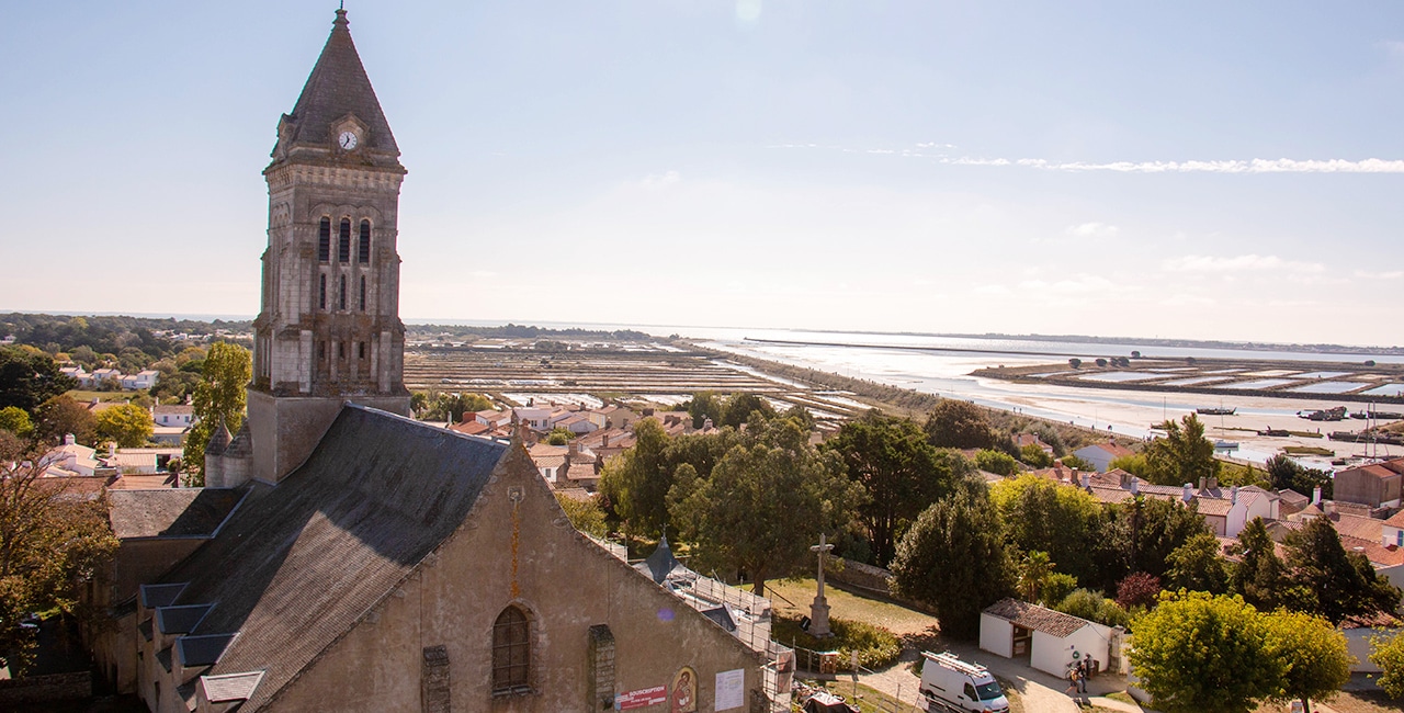 L’Île de Noirmoutier, l'église vue du château