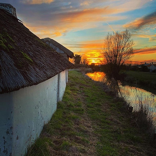 La bourrine, habitation traditionnelle du marais breton vendéen