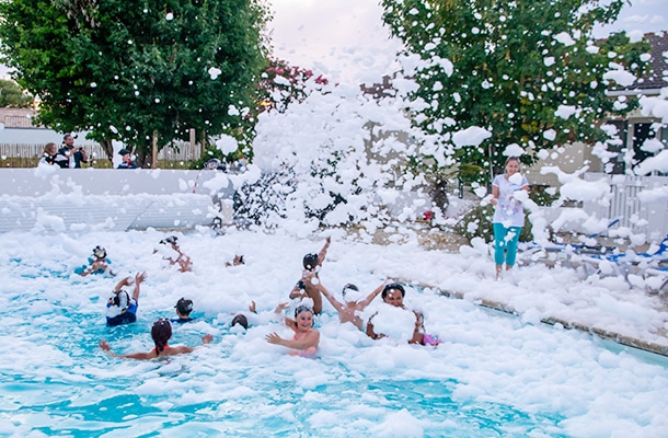 Pool party