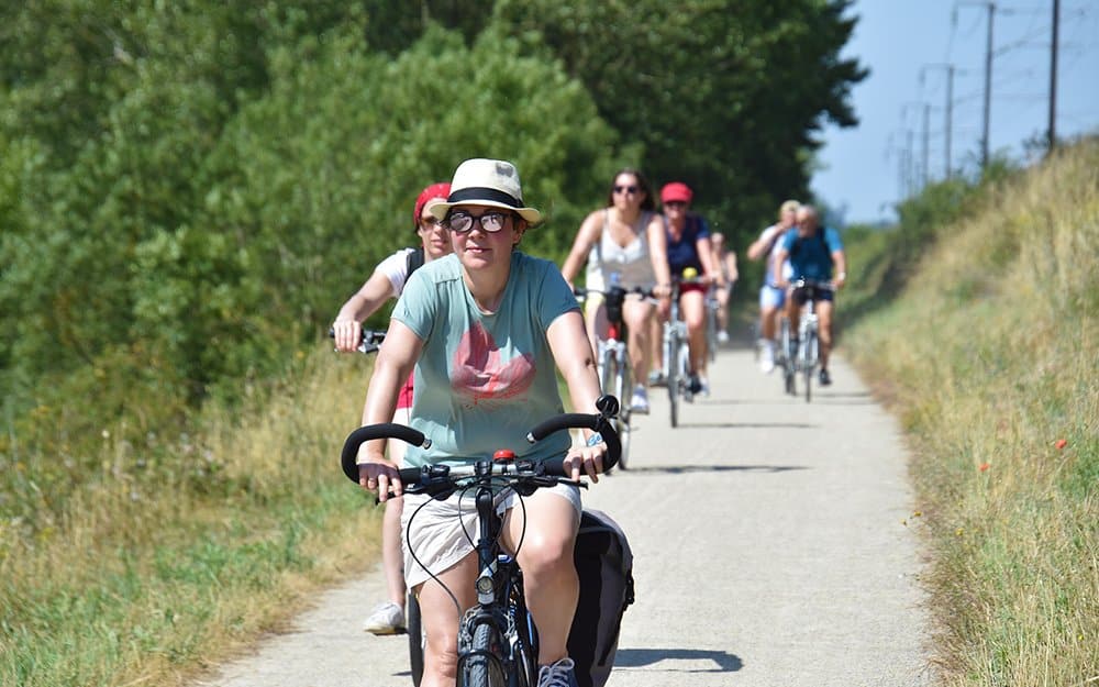 Cyclotouristes sur le chemin